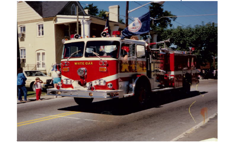 (Ret) Wagon 7 '81 Seagrave in a parade. 